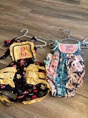 Ricrac & ruffles monogrammed e rompers bundle of 2 0/3m